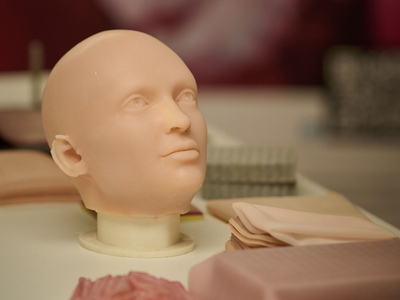 Synthetic silicone head model for medical education and surgical training purposes